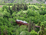 ČS11-08 přejíždí most