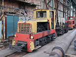 DH120 uvnitř haly